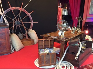 Barre de bateau en location décor corsaire pirate Nantes, La Baule