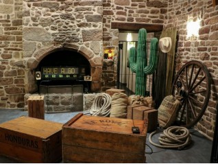 Caisse bois, location décor pirates, livraison sur toute la France, Marseille, Pontivy