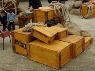 Caisse bois, matériel événementiel, décor corsaire, Quimper, Brest