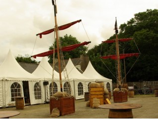 Scénarisation de décor mer, corsaire, pirate avec location de mât de bateau, Morlaix Mulhouse