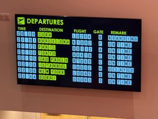 Tapis roulant en loc pour scénographie aéroport, livraison sur Paris, Nanterre, Créteil.